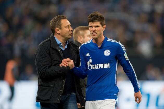 Freitag 18.12.2015, 1. Bundesliga, Saison 2015 2016, 17. Spieltag in Gelsenkirchen, FC Schalke 04 - TSG 1899 Hoffenheim, 1:0, Trainer Andre Breitenreiter (S04) und Klaas-Jan HUNTELAAR (S04) DeFodi001