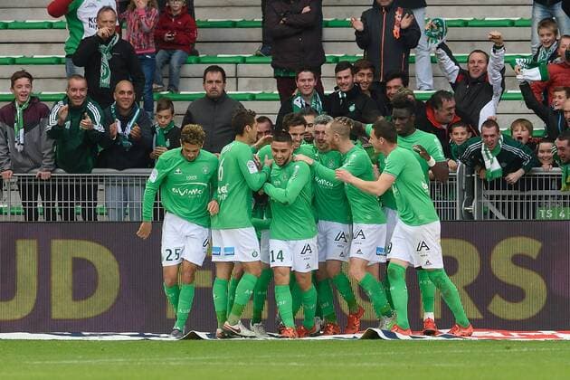Joie de Benjamin Corgnet (saint etienne) et de ses coequipiers devant les spectateurs FOOTBALL : AS Saint Etienne vs SCO Angers - Ligue 1 - 20 12 2015 FredericChambert Panoramic 