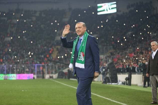 Bilder des Tages Sport Bursa, Opening ceremony of Bursaspor new arena named Timsah Arena ( Crocodile Arena ) December 21, 2015. Pictured: President Recep Tayyip Erdogan. 