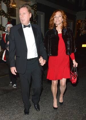 Fußball, Harry Redknapp verletzt Ehefrau mit Geländewagen English football manager Harry Redknapp and his wife, Sandra Harris leaving Frank Lampard and Christine Bleakley s wedding party at The Arts Club, in London. DECEMBER 20th 2015  LTNx153734 English Football Manager Harry Redknapp and His wife Sandra Harris leaving Frank Lampard and Christine Bleakley S Wedding Party AT The Arts Club in London December 20th 2015  LTNx153734