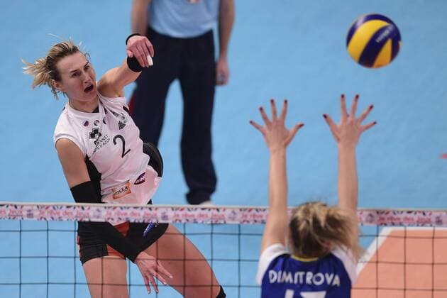 Olga Savenchuk (Le Cannet) VOLLEY : RC Cannes vs Le Cannet - 22 12 2015 JBAutissier Panoramic 