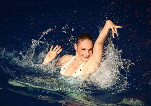 MOSCOW, RUSSIA. DECEMBER 24, 2015. Russian synchronized swimmer Svetlana Romashina performs during the Show of Olympic champions in synchronized swimming Synchronschwimmen in the Swimming Pool of the Olimpiysky Sports Complex. Stanislav Krasilnikov TASS  TS014957