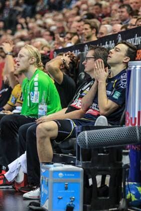 Kiel, Sparkassen Arena, DKB Handball, 1. Bundesliga , Saison 2015 2016, THW Kiel - Rhein Neckar Löwen, Patrick Groetzki(RNL) verletzt