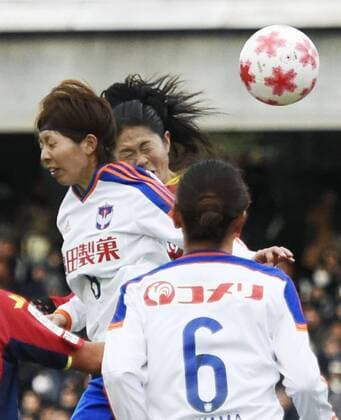 Fairytale finish as Sawa scores winning goal in last match of career INAC Kobe Leonessa s Homare Sawa (back) scores a winning header during the second half of the Emperor s Cup final against Albirex Niigata Ladies at Todoroki Stadium in Kawasaki, south of Tokyo, on Dec. 27, 2015. Sawa, former Women s World Player of the Year, announced earlier in the month she would retire at the end of the season. 