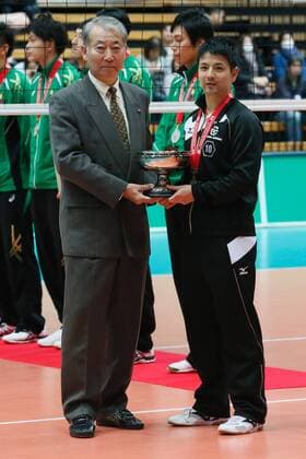 Koichiro Koga (), DECEMBER 27, 2015 - Volleyball : 2015 Emperor s Cup and Empress s Cup All Japan Volleyball Championship Men s Award ceremony match between Toyota Gosei Trefuerza 3-1 JT Thunders at Ota-City General Gymnasium, in Tokyo, Japan. Noxthirdxpartyxsales  (ipha018136)
