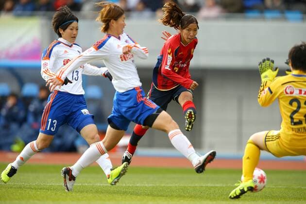 (L-R) Kaede Nakamura, Kana Kitahara (Albirex Ladies), Emi Nakajima (Leonessa), DECEMBER 27, 2015 - Football Soccer : The 37th Empress s Cup All Japan Women s Football Tournament Final match between Albirex Niigata Ladies 0-1 INAC Kobe Leonessa at Todoroki Stadium in Kanagawa, Japan. Noxthirdxpartyxsales  (nhya008431)