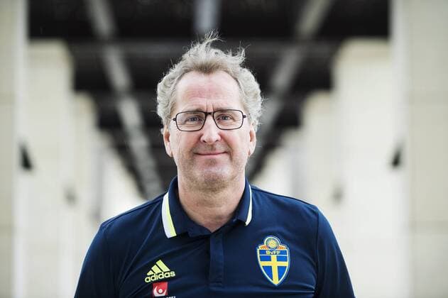 Bilder des Tages - SPORT Fußball, Nationalteam Schweden, PK mit Erik Hamren 160103 Sveriges förbundskapten Erik Hamren under en presskonferens den 3 januari 2016 i Abu Dhabi.  Copyright: JOHANNAxLUNDBERG BB160103JL002