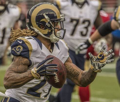January 3, 2016: St. Louis Rams running back Tre Mason (27) fakes pass as he runs with ball on Sunday, January 3, 2016, at Levis Stadium in Santa Clara, California. The 49ers defeated the Rams 19-16 in an overtime game. NFL American Football Herren USA 2016: Rams vs 49ers JAN 03 - ZUMAc04_