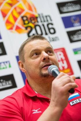 04.01.2016, Max Schmeling Halle, Berlin Volleyball, Olympiaqualifikation, Pressekonferenz Vladimir Alekno (Trainer RUS)