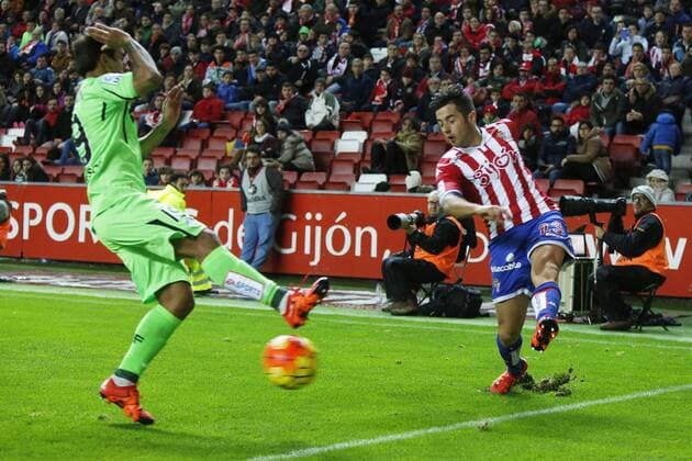 Fußball, Sporting Gijon - FC Getafe GIJON 15.12.2015. ESTADIO DEL MOLINON. 