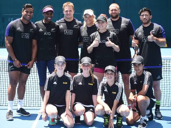 04.01.2016. Auckland, New Zealand. All Blacks players Julian Savea, Nehe Milner-Skudder, Sam Cane and Joe Moody with Venus Williams, Caroline Wozniacki and Bethanie Mattek-Sands during a promotional match ahead of the ASB Classic Tennis Women s tournamnent. ASB Tennis Centre, Stanley st, Auckland, New Zealand. Monday 4 January 2016. xAndrewxCornagax  ActionPlus11693982