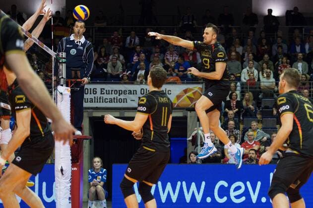 05.01.2016, Max Schmeling Halle, Berlin Volleyball, Olympiaqualifikation, Deutschland (GER) vs. Belgien (BEL) Angriff Georg György Gyoergy Grozer ( 9 GER)