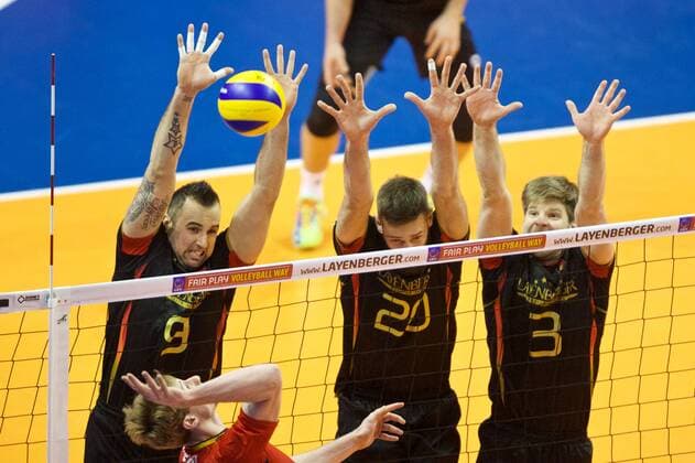 Volleyball Berlin 05.01.2016 European Continental Olympic Qualification Tournament Männer Herren Belgien (BEL) - Deutschland (GER) Deutscher Block vlnr.: György Grozer (Deutschland, No.09) Philipp Collin (Deutschland, No.20) Sebastian Schwarz (Deutschland, No.03)