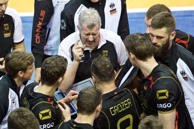 Volleyball Berlin 05.01.2016 European Continental Olympic Qualification Tournament Männer Herren Belgien (BEL) - Deutschland (GER) Vital Heynen (Deutschland, Trainer)