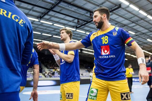 160105 Sveriges Tobias Karlsson inför handbollslandskampen mellan Sverige och Tjeckien den 5 januari 2016 i Malmö.  Copyright: PETTERxARVIDSON BB160105PA057