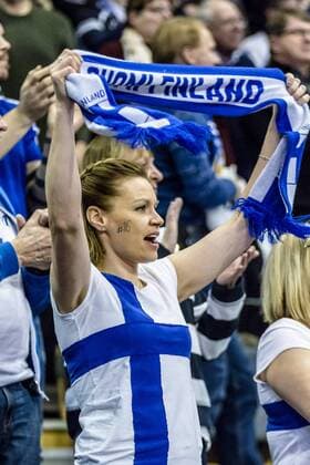 finnische Fans GER, Berlin, Volleyball, Europa, CEV, Olympia-Qualifikation, Turnier, 06.01.2016, Max-Schmeling-Halle, Bulgarien - Finnland