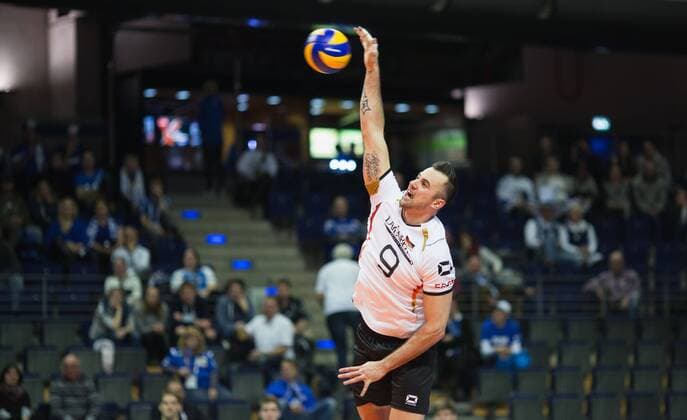 Berlin, Deutschland, 06.01.2016: Volleyball Olympia Qualifikation Männer Maenner 2016 - Spiel 3 Deutschland - Serbien. Georg Grozer (Germany 9)