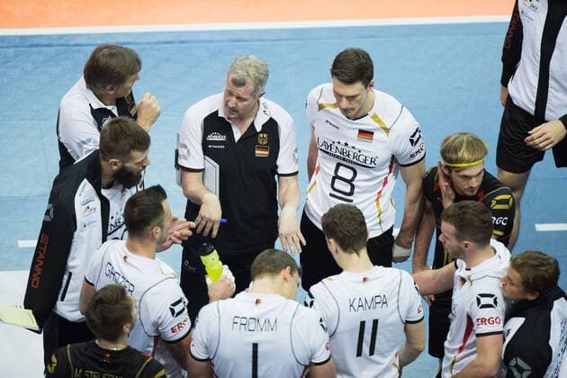 Berlin, Deutschland, 06.01.2016: Volleyball Olympia Qualifikation Männer Maenner 2016 - Spiel 3 Deutschland - Serbien. Trainer Vital Heynen (Germany)