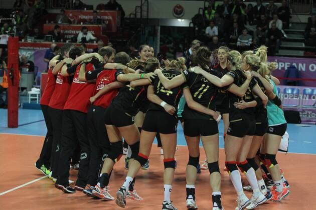 Volleyball, Damen, Olympia Quali, Deutschland - Kroatien 2016 European Olympic Qualification Pool A Day 3 - match Germany and Craotia at Baskent Volleyball Hall in Ankara on January 6, 2016. Final Score: Germany 3 - Croatia 0 Pictured: Germany Team players celebrate end of the match. 