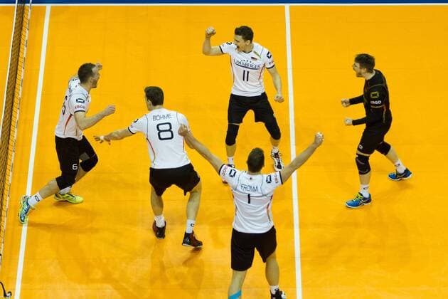 Berlin Jubel Denys Kaliberda ( 6, Deutschland Germany), Marcus Boehme Boehme ( 8, Deutschland Germany), Lukas Immanuel Kampa ( 11, Deutschland Germany), Christian Fromm ( 1, Deutschland Germany), Markus Steuerwald ( 2, Deutschland Germany) ; 2016 CEV Volleyball European Olympic Qualification Berlin, Max-Schmeling-Halle, Berlin Deutschland Germany, 20160106 Partie (match): Deutschland gegen Serbien (Germany vs Serbia) ; Copyright: Wuechner Eibner-Pressefoto EP_NWR