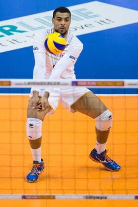 06.01.2016, Max Schmeling Halle, Berlin Volleyball, Olympiaqualifikation, Frankreich (FRA) vs. Russland (RUS) Annahme Earvin Ngapeth ( 9 FRA)
