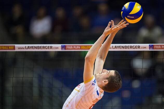 06.01.2016, Max Schmeling Halle, Berlin Volleyball, Olympiaqualifikation, Frankreich (FRA) vs. Russland (RUS) Zuspiel Benjamin Toniutti ( 6 FRA)