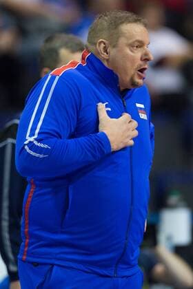 06.01.2016, Max Schmeling Halle, Berlin Volleyball, Olympiaqualifikation, Frankreich (FRA) vs. Russland (RUS) Vladimir Alekno (Trainer RUS)