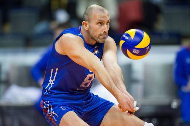 06.01.2016, Max Schmeling Halle, Berlin Volleyball, Olympiaqualifikation, Frankreich (FRA) vs. Russland (RUS) Annahme Sergey Tetyukhin ( 8 RUS)