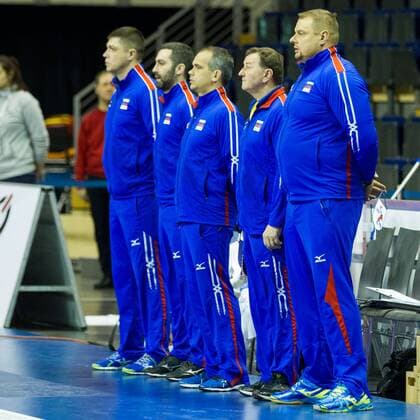 Berlin Vladimir Alenko ( hc, Russland Russia) und sein Team ; 2016 CEV Volleyball European Olympic Qualification Berlin, Max-Schmeling-Halle, Berlin Deutschland Germany, 20160106 Partie (match): Frankreich gegen Russland (France vs Russia); Copyright: Wuechner Eibner-Pressefoto EP_NWR