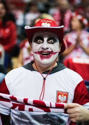Bilder des Tages - SPORT Berlin, Deutschland, 07.01.2016: Volleyball Olympia Qualifikation Männer Maenner 2016 - Spiel 7 Polen - Belgien. Ein polnischer Fan