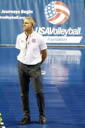 Volleyball, Damen, USA - Kanada January 07, 2016 - Lincoln, NE U.S. - United States head coach Karch Kiraly in action during a NORCECA Women s Continental Olympic Qualification Tournament match between United States and Canada at Pinnacle Bank Arena in Lincoln, NE...United States won 25-18, 25-18 and 25-15. 2016 Women s NORCECA Continental Olympic Qualification Tournament: United States vs Canada JAN 07 - ZUMAc04_
