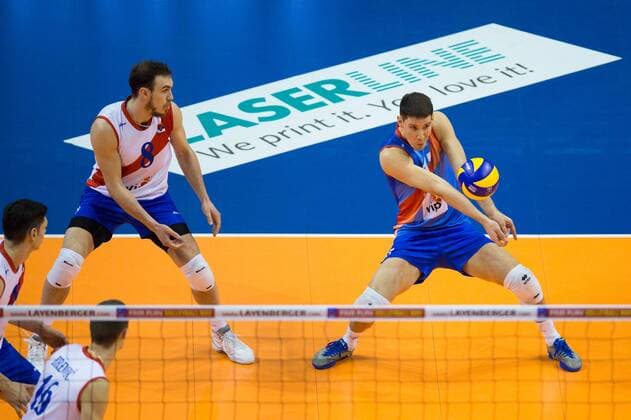 08.01.2016, Max Schmeling Halle, Berlin Volleyball, Olympiaqualifikation, Serbien (SRB) vs. Belgien (BEL) Annahme Nikola Rosic ( 19 SRB) Libero
