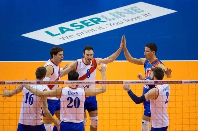 08.01.2016, Max Schmeling Halle, Berlin Volleyball, Olympiaqualifikation, Serbien (SRB) vs. Belgien (BEL) Jubel Aleksa Brdjovic ( 16 SRB), Aleksandar Atanasijevic ( 14 SRB), Srecko Lisinac ( 20 SRB), Marko Ivovic ( 8 SRB), Nikola Rosic ( 19 SRB), Uros Kovacevic ( 2 SRB)