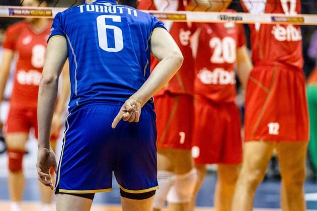 Nur ein Satz für Frankreich - TONIUTTI Benjamin (c) ( 6 Frankreich) GER, Berlin, Volleyball, Europa, CEV, Olympia-Qualifikation, Turnier, 08.01.2016, Max-Schmeling-Halle, Frankreich - Bulgarien