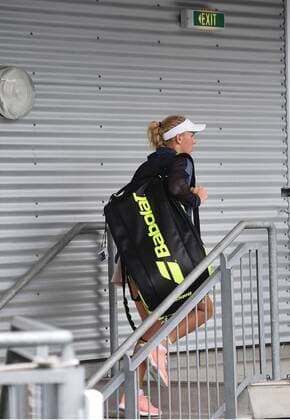 09.01.2016. Auckland, New Zealand. Caroline Wozniacki (DEN) leaves the court during the rain delay against Sloane Stephens (USA) on Semi Finals Day at the ASB Classic Tennis Women s tournament. ASB Tennis Centre, Stanley st, Auckland, New Zealand. Saturday 9th January 2016. Stephens beat Wozniacki by a score of 6-2, 2-6, 7-6 (3) to make the final. xAndrewxCornagax  ActionPlus11694843