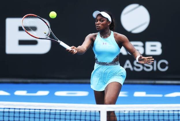 09.01.2016. Auckland, New Zealand. Sloane Stephens (USA) in action against Caroline Wozniacki on Semi Finals Day at the ASB Classic Tennis Women s tournament. ASB Tennis Centre, Stanley st, Auckland, New Zealand. Saturday 9th January 2016. Stephens beat Wozniacki by a score of 6-2, 2-6, 7-6 (3) to make the final. xAndrewxCornagax  ActionPlus11694849