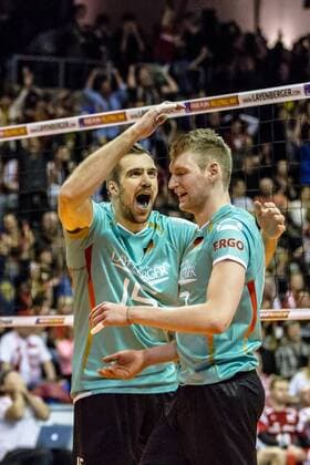 Jubel von BROSHOG Tim ( 15 Deutschland) und HIRSCH Simon ( 13 Deutschland) GER, Berlin, Volleyball, Europa, CEV, Olympia-Qualifikation, Turnier, 08.01.2016, Max-Schmeling-Halle, Deutschland - Polen