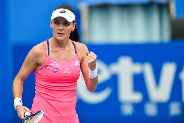 (160109) -- SHENZHEN, Jan. 9, 2016 -- Agnieszka Radwanska of Poland celebrates victory after the singles final match against Alison Riske of the United States at the 2016 WTA Tennis Damen Shenzhen Open Tennis Tournament in Shenzhen, south China s Guangdong Province, Jan. 9, 2016. Radwanska won 2-0 to claim the title. ) (SP)CHINA-SHENZHEN-TENNIS-SHENZHEN OPEN (CN) MaoxSiqian 