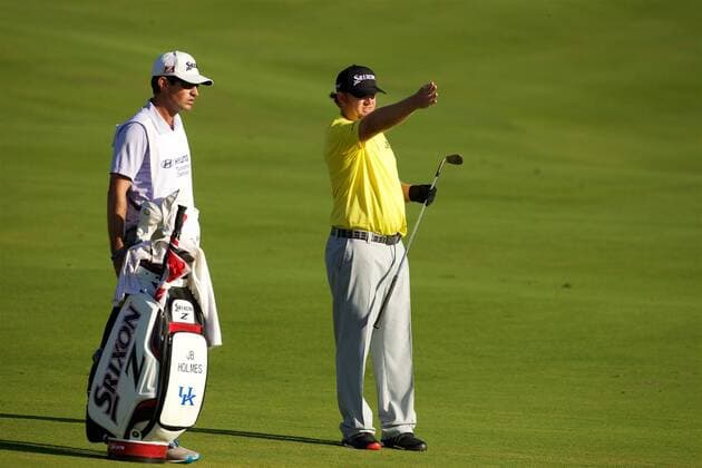 January 07 2016: J.B. Holmes looks for his landing spot on number eighteen during the First Round of the Hyundai Tournament of Champions at Kapalua Plantation Course on Maui, HI. (Photo by Aric Becker Icon Sportswire) GOLF: JAN 07 PGA Golf Herren - Hyundai Tournament of Champions - First Round Icon16010783 EDITORIAL USE ONLY