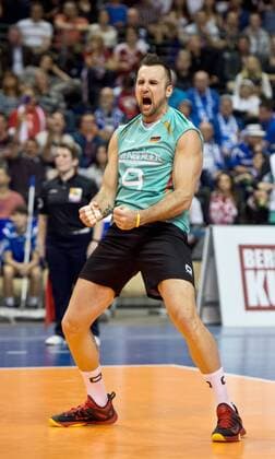 Georg GROZER (9 GER) jubelt nach einem Punktgewinn. Gruppenspiel: Polen - Deutschland am 08.01.2016 Volleyball Europaeisches Olympia Qualifikationsturnier 2016 in Berlin, Deutschland,