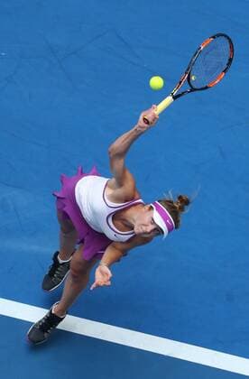 (160109) -- PERTH, Jan. 9, 2016 -- Elina Svitolina of Ukraine serves the ball during the women s singles match against Daria Gavrilova of Australia at the Hopman Cup tennis tournament in Perth, Australia, Jan. 9, 2016. Svitolina lost 0-2. ) (SP)AUSTRALIA-PERTH-TENNIS-HOPMAN CUP ZhouxDan 