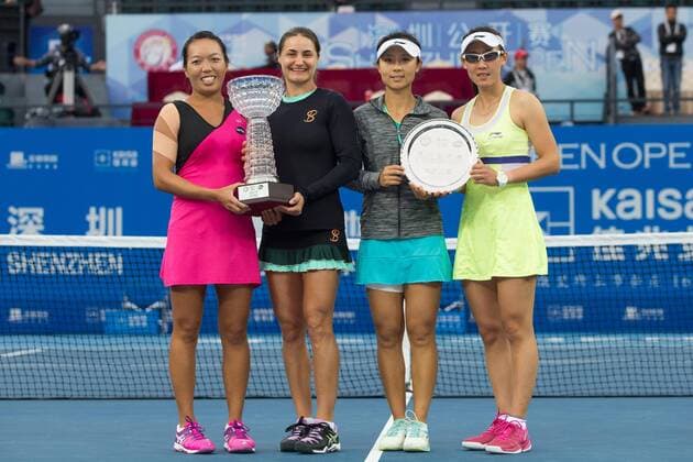 SHENZHEN, CHINA - JANUARY 09: (CHINA OUT) (L-R) Vania King of USA, Monica Niculescu of Romania, Xu Yifan of China and Zheng Saisai of China pose with their trophies after Women s doubles final match on day seven of 2016 WTA Tennis Damen Shenzhen Open at Longgang Sports Center on January 9, 2016 in Shenzhen, Guangdong Province of China.  CFP477956310 