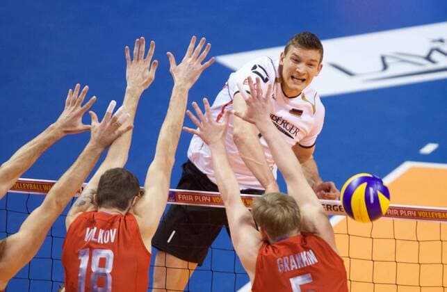 Volleyball Berlin 09.01.2016 European Continental Olympic Qualification Tournament Männer Herren Deutschland (GER) - Russland (RUS) Christian Fromm (Deutschland, No.01) Sergey Tetyukhin (Russland, No.08) Alexander Volkov (Russland, No.18) Sergey Grankin (Russland, No.05)