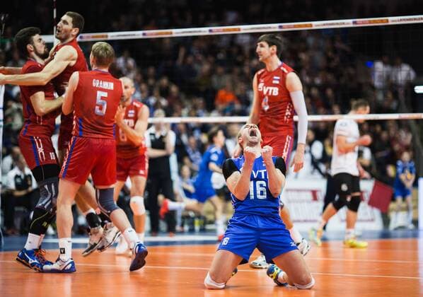 Berlin, Deutschland, 09.01.2016: Volleyball Olympia Qualifikation Männer Maenner 2016 - Spiel Deutschland - Russland. Alexey Verbov (Russia 16) jubelt