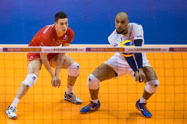 09.01.2016, Max Schmeling Halle, Berlin Volleyball, Olympiaqualifikation, Frankreich (FRA) vs. Polen (POL) Jenia Grebennikov ( 2 FRA), Annahme Earvin Ngapeth ( 9 FRA)