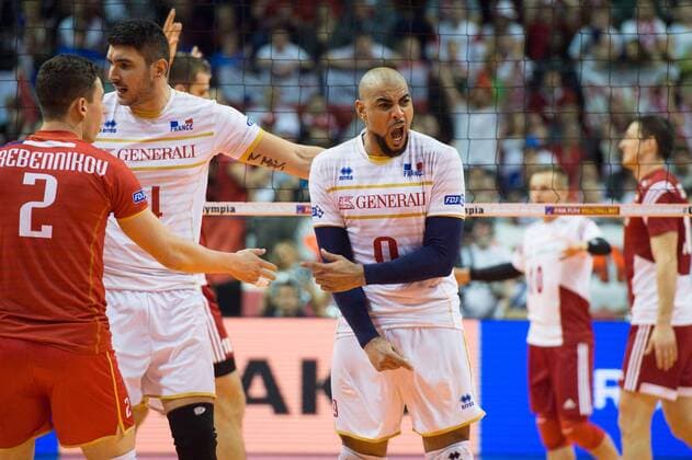 09.01.2016, Max Schmeling Halle, Berlin Volleyball, Olympiaqualifikation, Frankreich (FRA) vs. Polen (POL) Jubel Jenia Grebennikov ( 2 FRA), Nicolas Le Goff ( 14 FRA), Earvin Ngapeth ( 9 FRA)