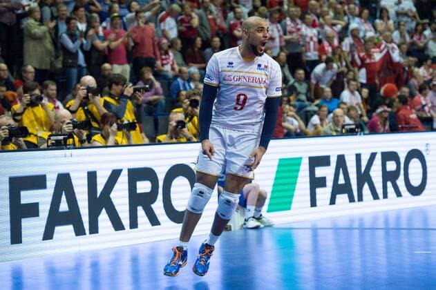 09.01.2016, Max Schmeling Halle, Berlin Volleyball, Olympiaqualifikation, Frankreich (FRA) vs. Polen (POL) Jubel Earvin Ngapeth ( 9 FRA) nach Matchball Sieg