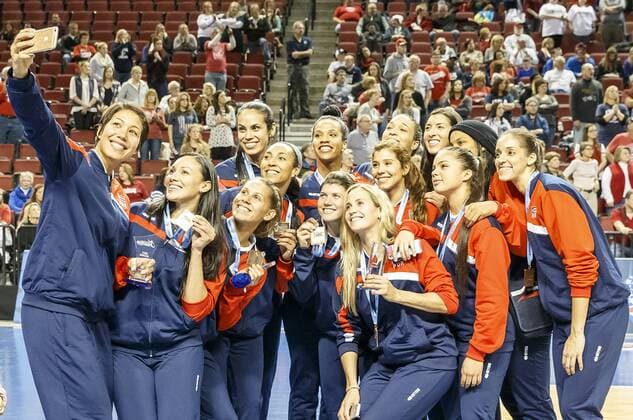 January 09, 2016 - Lincoln, NE U.S. - Puerto Rico team members take a selfie during the awards ceremony after the NORCECA Women s Continental Olympic Qualification Tournament match between United States and Dominican Republic at Pinnacle Bank Arena in Lincoln, NE...Attendance: 10,213.United States won 25-19, 25-19 and 25-18. 2016 Women s NORCECA Continental Olympic Qualification Tournament: United States vs Dominican Republic JAN 09 - ZUMAc04_