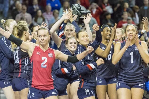 January 09, 2016 - Lincoln, NE U.S. - United States team members wave to the crowd after their NORCECA Women s Continental Olympic Qualification Tournament match between United States and Dominican Republic at Pinnacle Bank Arena in Lincoln, NE...Attendance: 10,213.United States won 25-19, 25-19 and 25-18. 2016 Women s NORCECA Continental Olympic Qualification Tournament: United States vs Dominican Republic JAN 09 - ZUMAc04_