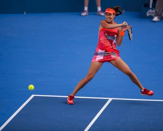 Bilder des Tages - SPORT 10.01.2016. Sydney, Australia. Ana Ivanovic (SRB) in action against Karolina Pliskova (CZE) during their women s singles match on Day 1 at the Apia International tournament at the Apia International Sydney, Australia. Pliskova beat Ivanovic 6:4, 6:2 xHughxPeterswaldx  ActionPlus11695589